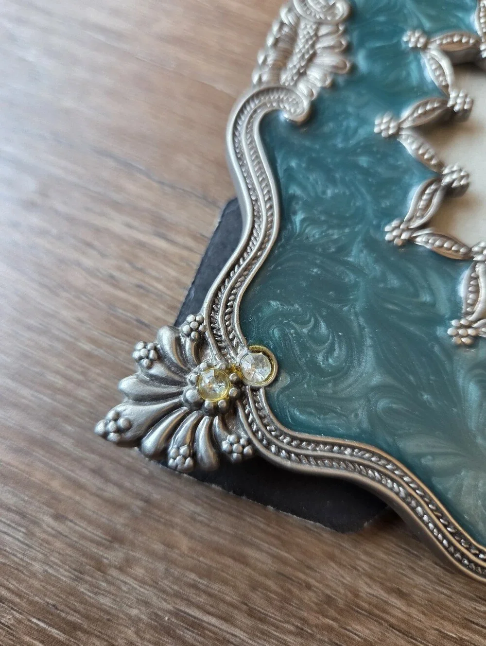 N/A vintage ornate